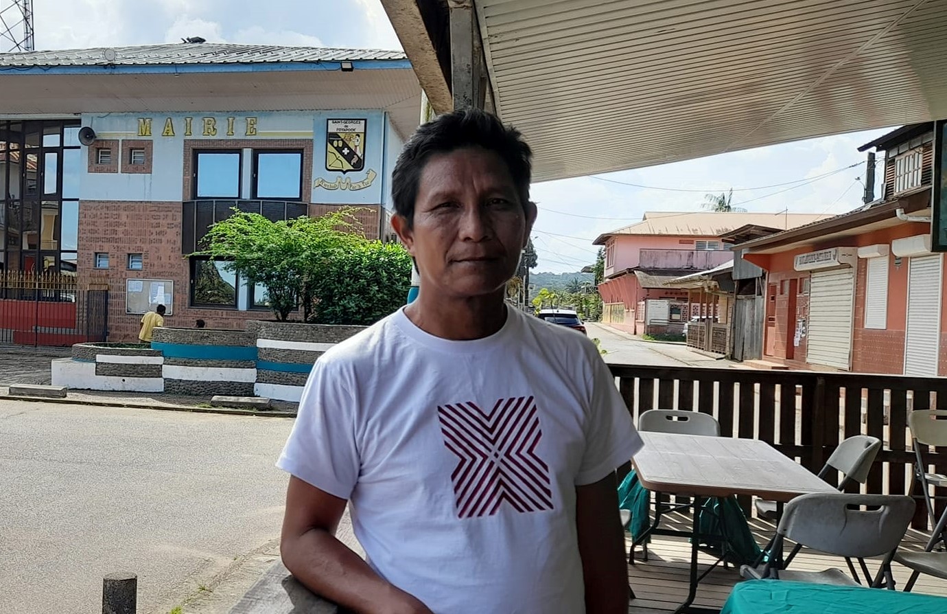 Doutor João Paulo Barreto descreve a vida que teve na sua vida na aldeia contada na forma de relatos, reunidos no seu trabalho de doutorado